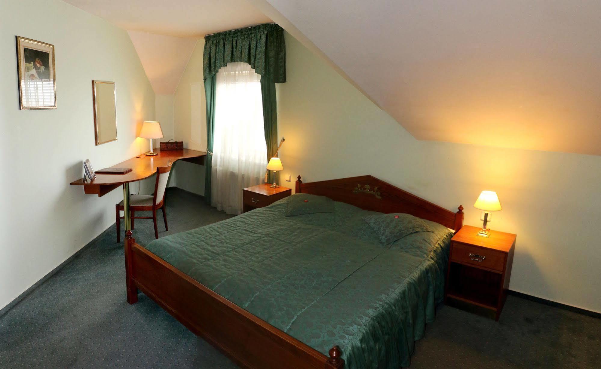 River Star Hotel Praha Bagian luar foto
