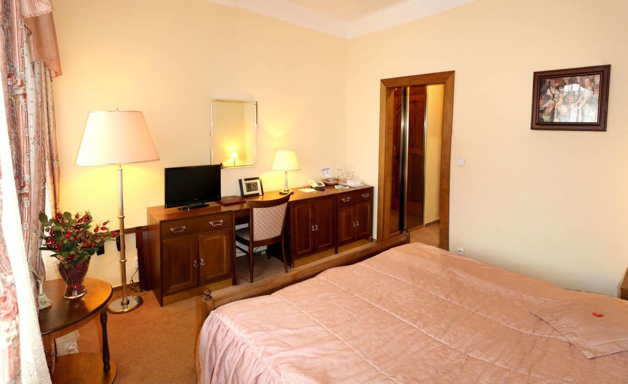 River Star Hotel Praha Bagian luar foto